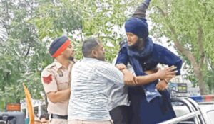 Punjab: निहंग्स ने जालंधर में पुलिस के साथ तलवारों से हमला किया, ACP और ASI को घायल किया; पांच गिरफ्तार