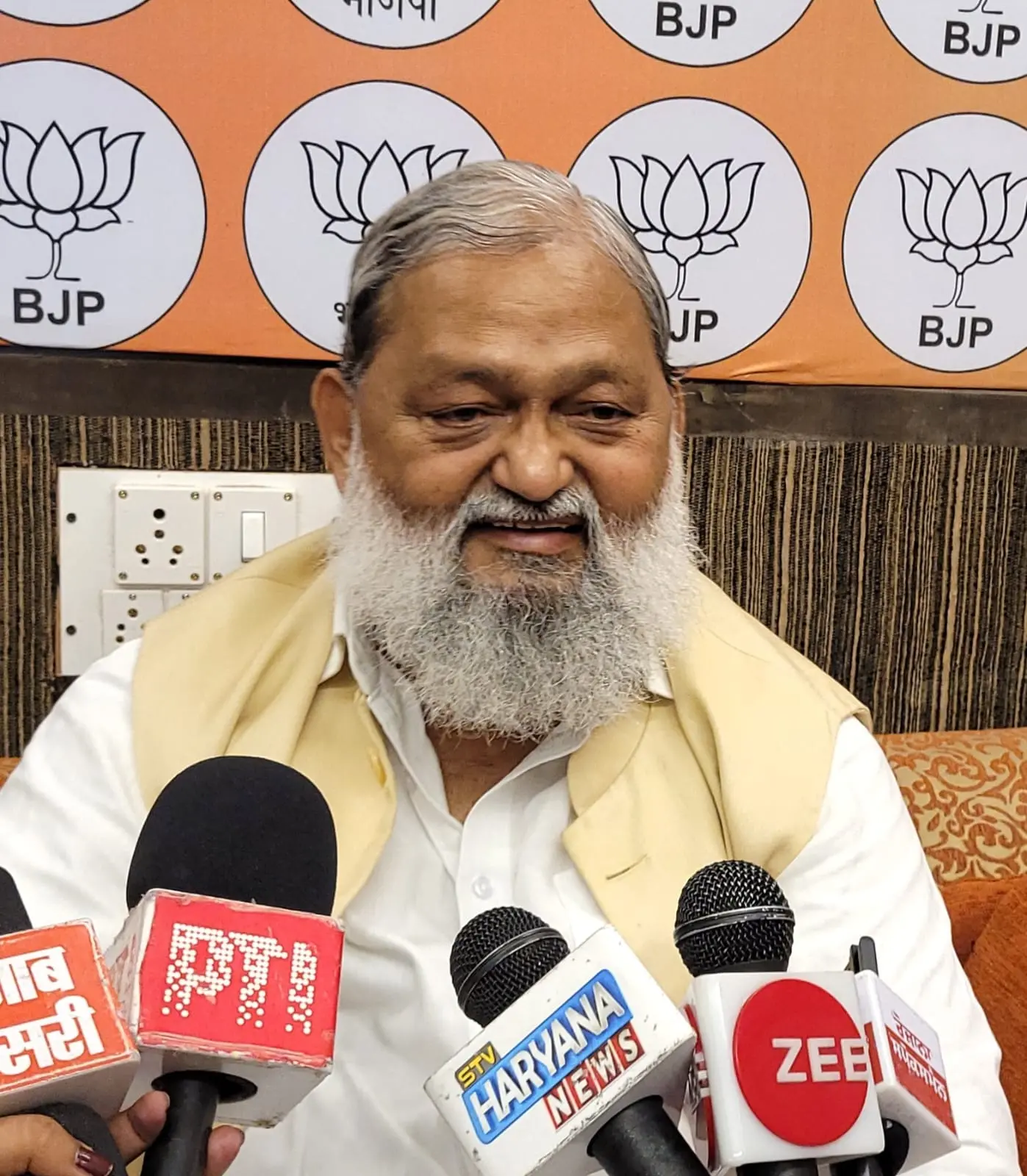 केजरीवाल पंजाब से दिलवाएं हरियाणा के हक का पानी" - अनिल विज