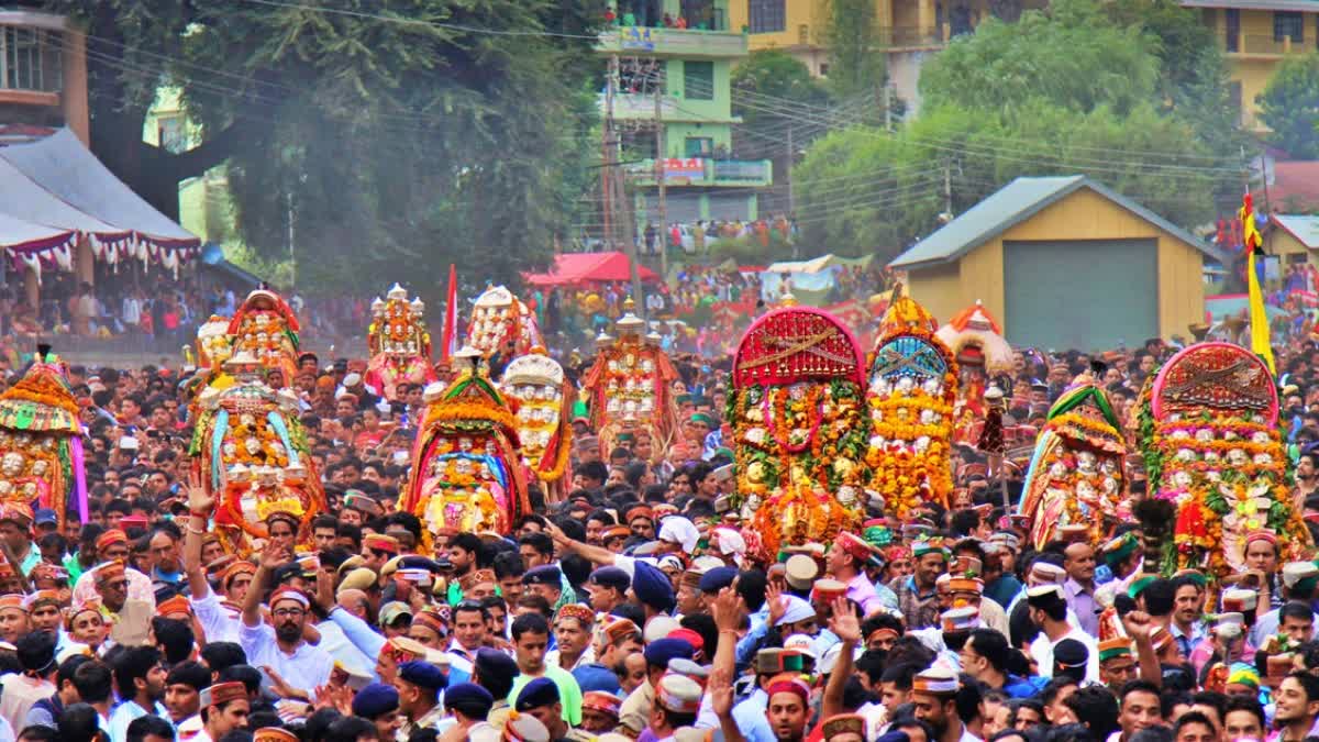 अंतर्राष्ट्रीय कुल्लू दशहरा के लिए राजदूतों की हुई बैठक ,