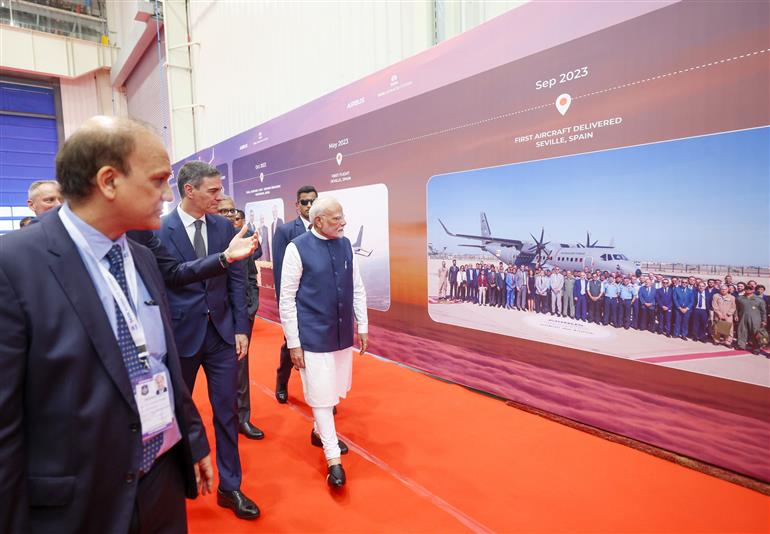 PM मोदी ने C-295 एयरक्राफ्ट फैक्ट्री का किया उद्घाटन