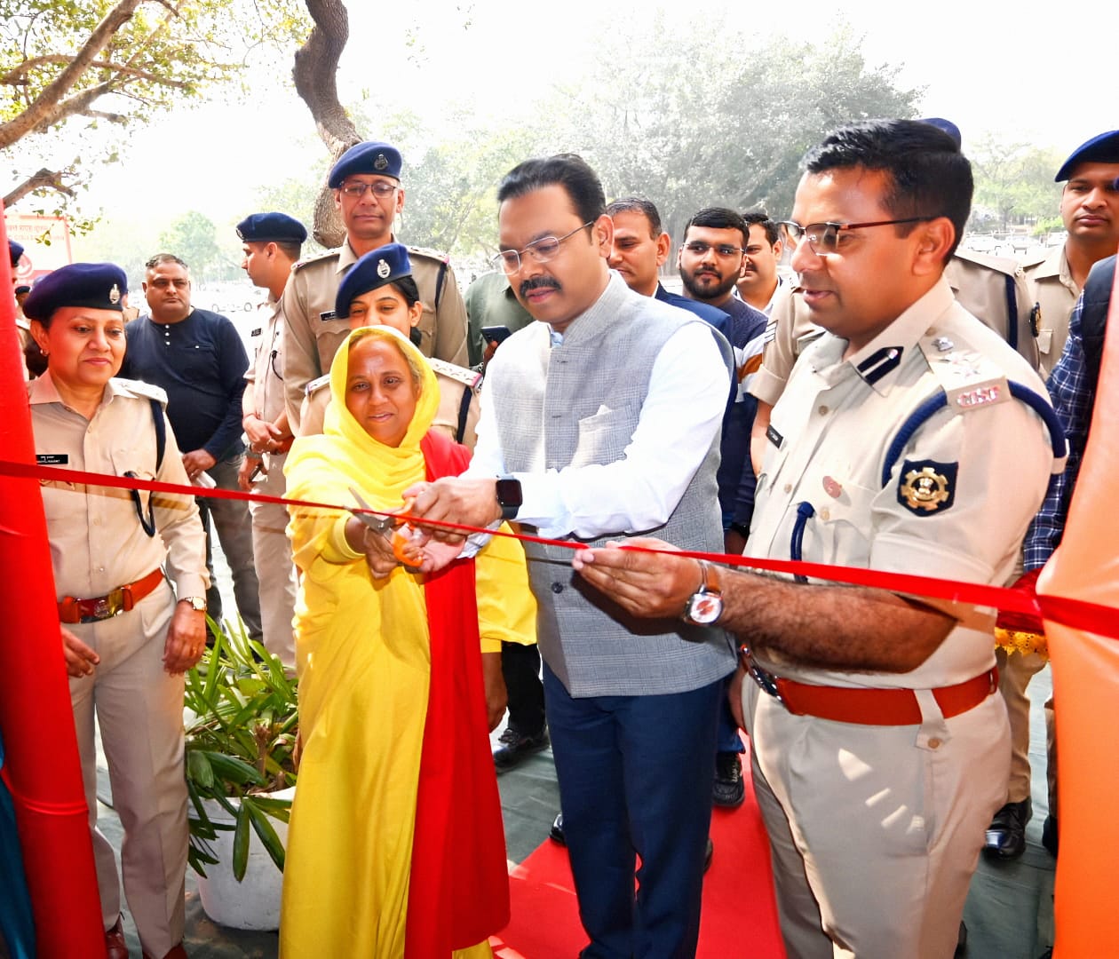 सीआईएसएफ यूनिट ने पंजाब एवं हरियाणा सिविल सचिवालय में मेगा रक्तदान एवं नेत्र जांच शिविर का आयोजन किया